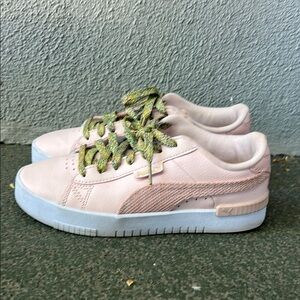 Puma Pink Sneakers with Pink and Green Laces Athletic Skater Running Sz 7.5